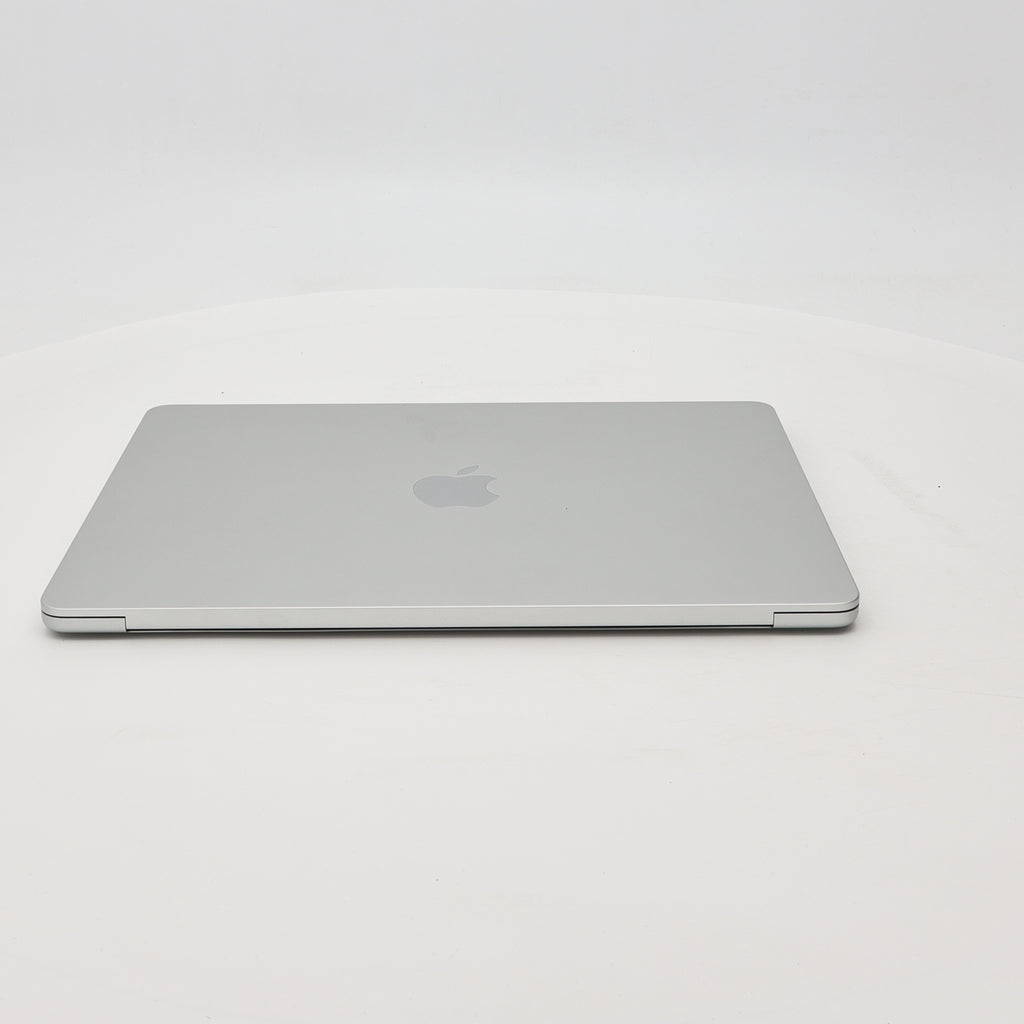95新 Apple MacBook Air 22年 13寸 M2（8+8核） 8G RAM 256G SSD 銀色