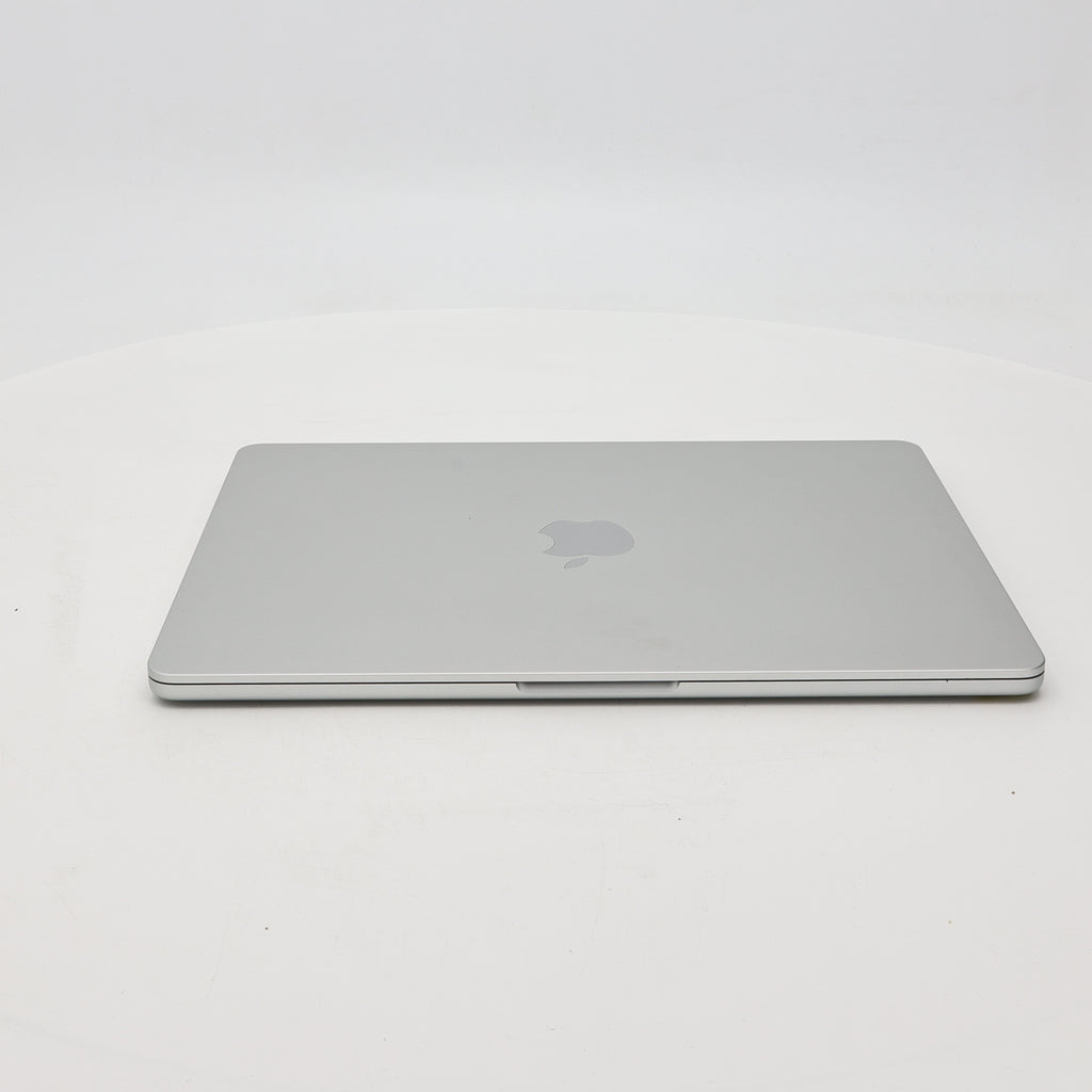 95新 Apple MacBook Air 22年 13寸 M2（8+8核） 8G RAM 256G SSD 銀色