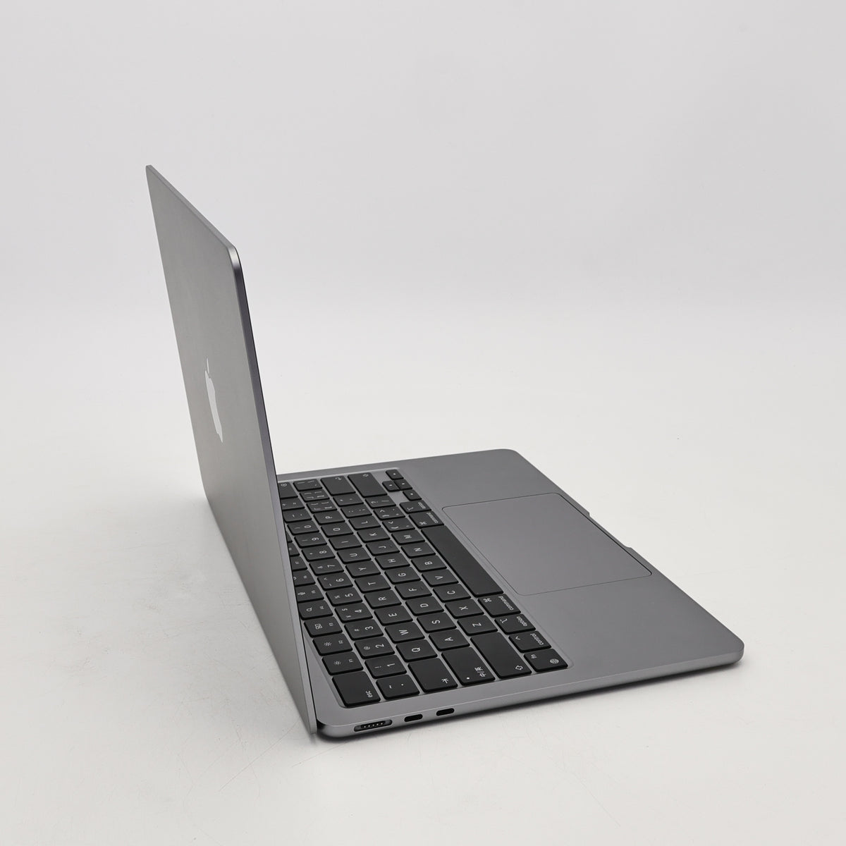 95新 Apple MacBook Air 22年 13寸 M2（8+10核） 8G RAM 512G SSD 深空灰色