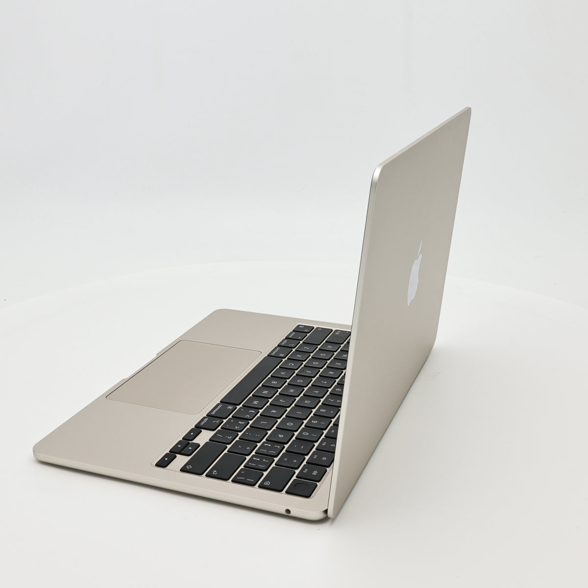 99新 Apple MacBook Air 24年 13寸 M3（8+8核） 8G RAM 256G SSD 星光色