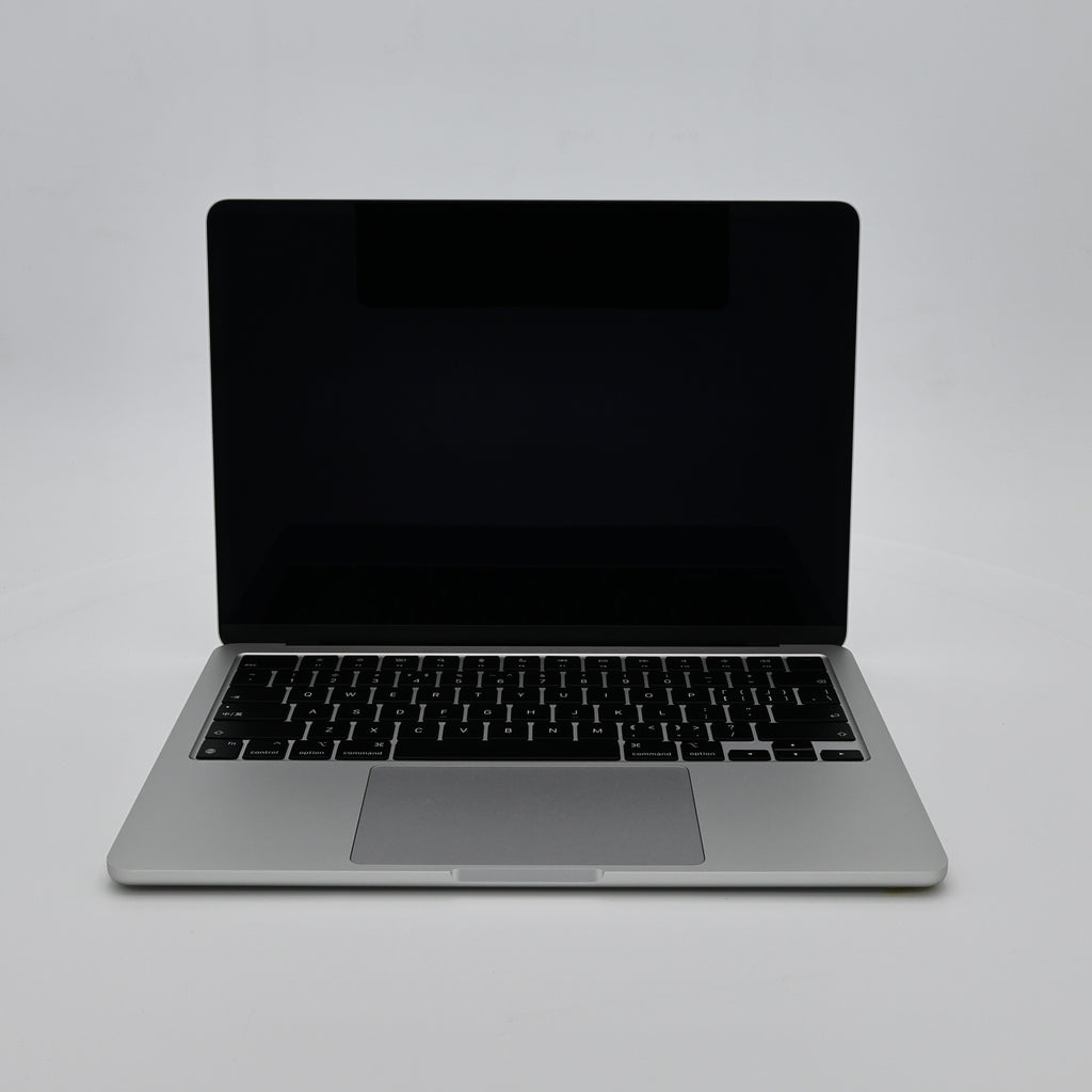 95新 Apple MacBook Air 22年 13寸 M2（8+8核） 8G RAM 256G SSD 銀色