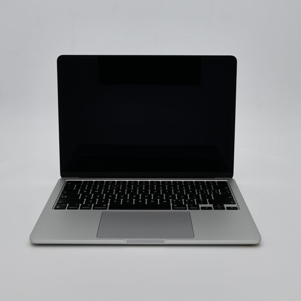 95新 Apple MacBook Air 22年 13寸 M2（8+8核） 8G RAM 256G SSD 銀色
