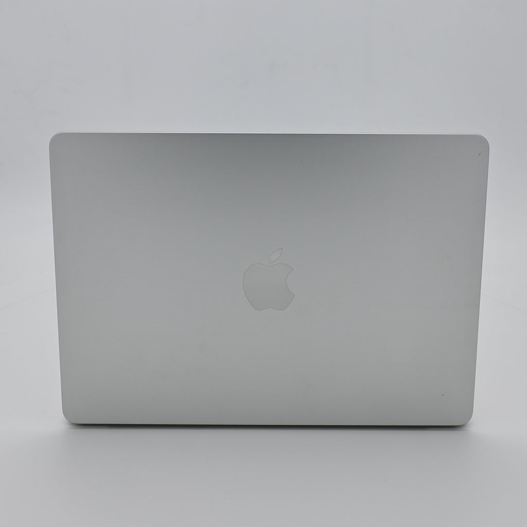 95新 Apple MacBook Air 22年 13寸 M2（8+8核） 8G RAM 256G SSD 銀色
