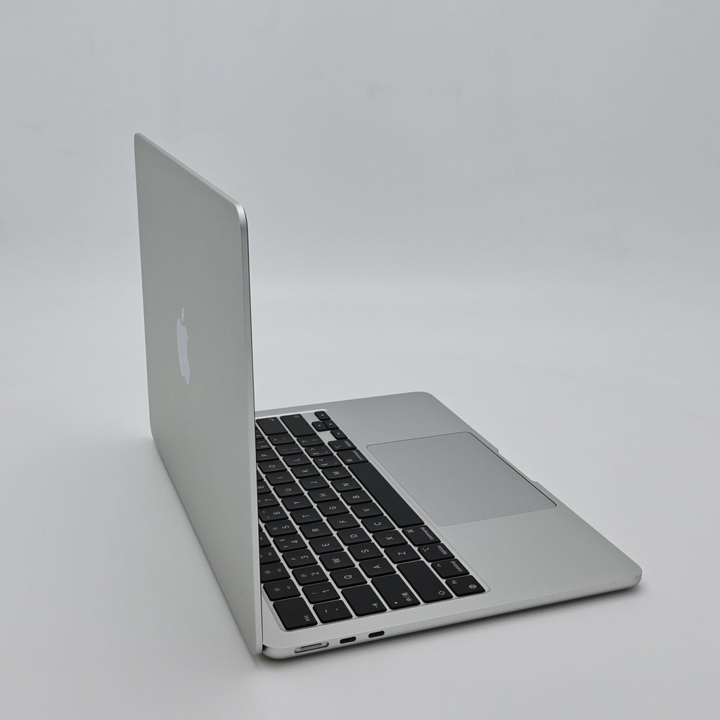 95新 Apple MacBook Air 22年 13寸 M2（8+8核） 8G RAM 256G SSD 銀色