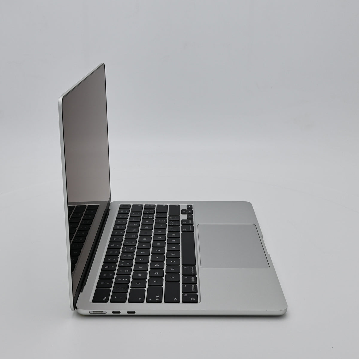 95新 Apple MacBook Air 22年 13寸 M2（8+8核） 8G RAM 256G SSD 銀色