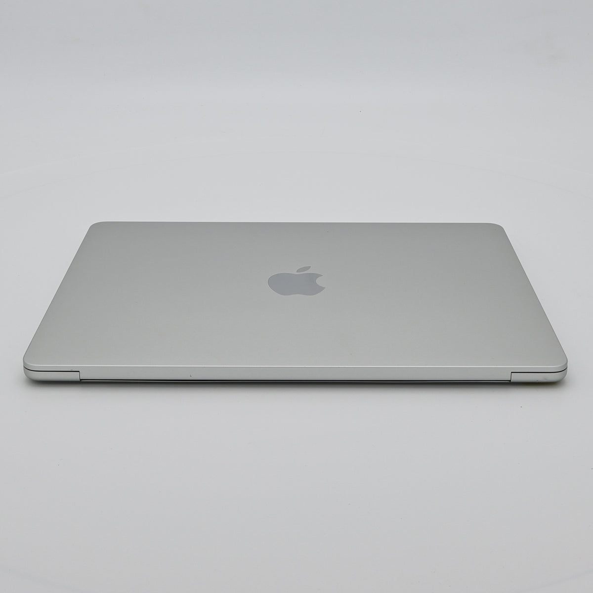 95新 Apple MacBook Air 22年 13寸 M2（8+8核） 8G RAM 256G SSD 銀色