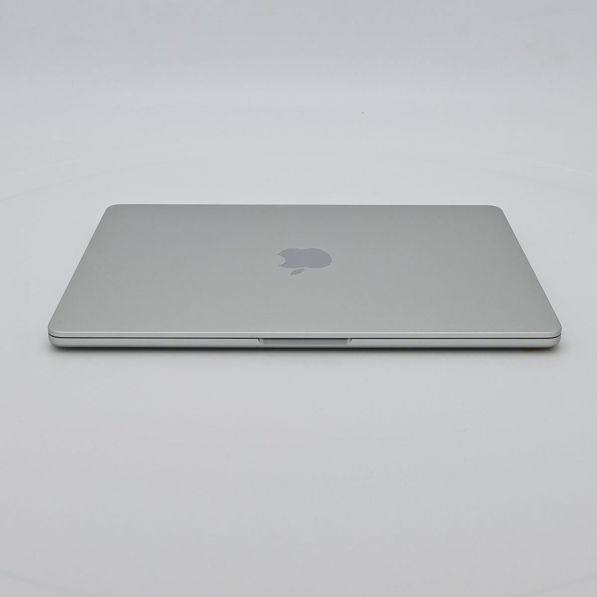 95新 Apple MacBook Air 22年 13寸 M2（8+8核） 8G RAM 256G SSD 銀色
