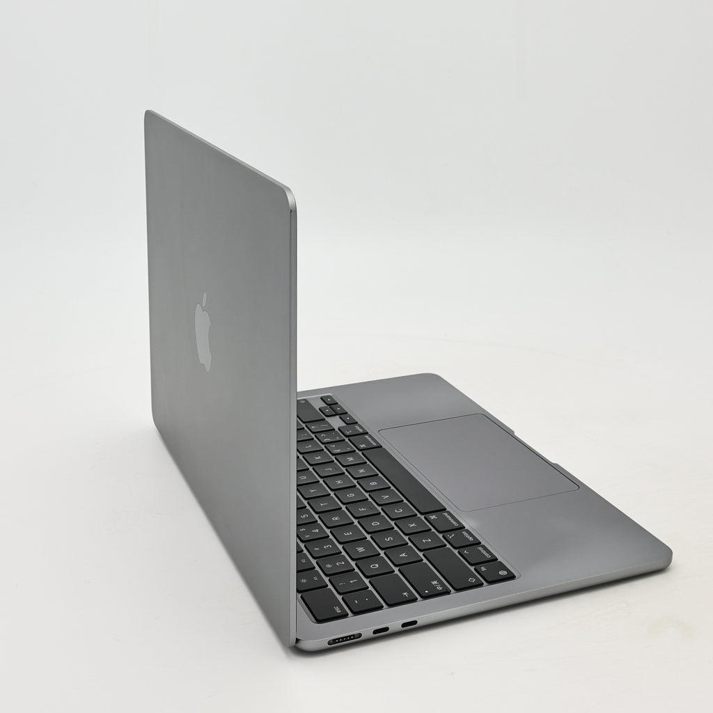 95新 Apple MacBook Air 22年 13寸 M2（8+8核） 8G RAM 256G SSD 深空灰色