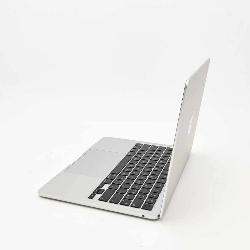 95新 Apple MacBook Air 22年 13寸 M2（8+8核） 8G RAM 256G SSD 銀色