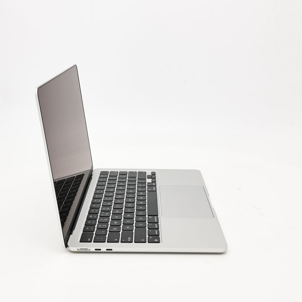95新 Apple MacBook Air 22年 13寸 M2（8+8核） 8G RAM 256G SSD 銀色