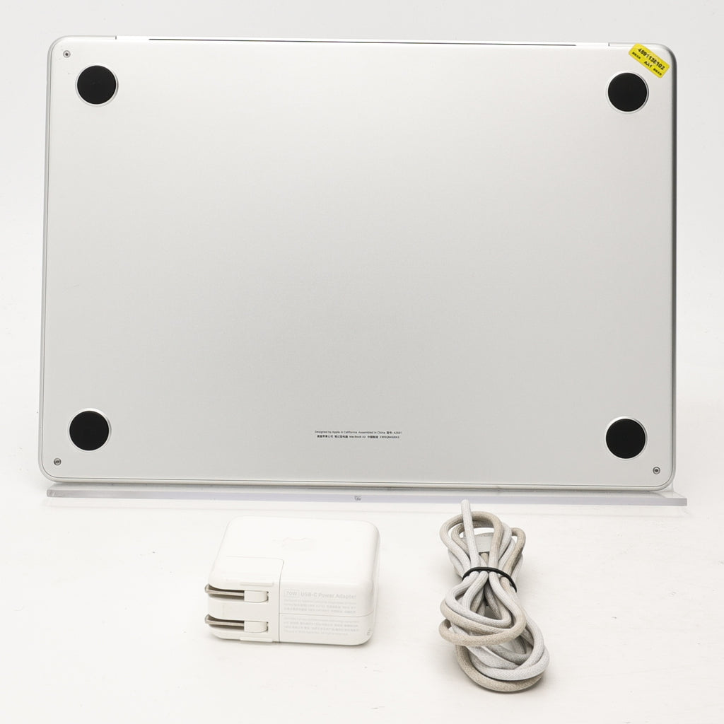95新 Apple MacBook Air 22年 13寸 M2（8+8核） 8G RAM 256G SSD 銀色