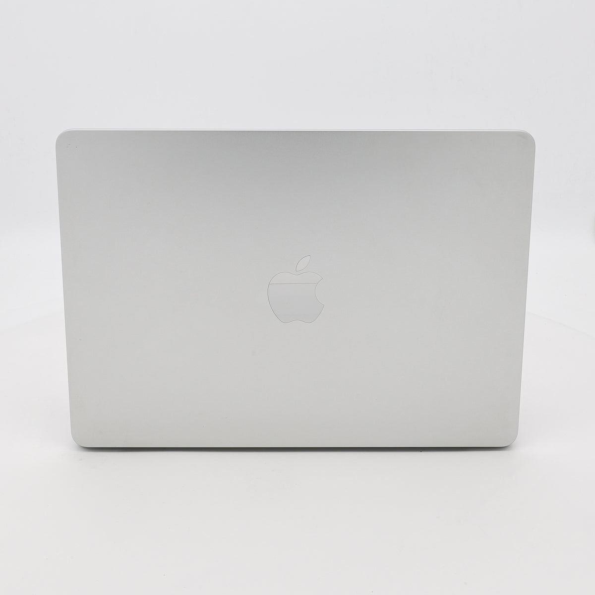 99新 Apple MacBook Air 22年 13寸 M2（8+8核） 8G RAM 256G SSD 銀色