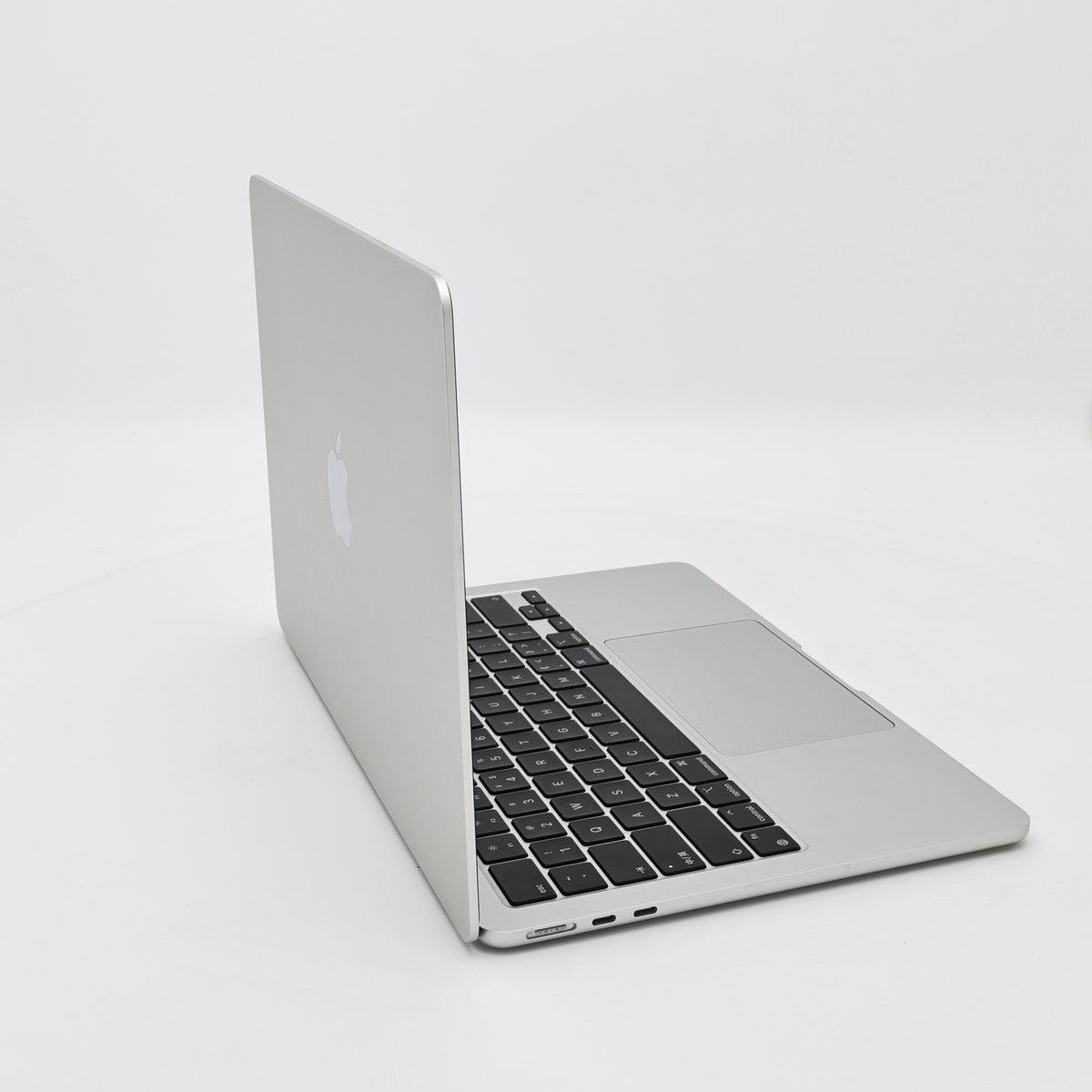 99新 Apple MacBook Air 22年 13寸 M2（8+8核） 8G RAM 256G SSD 銀色