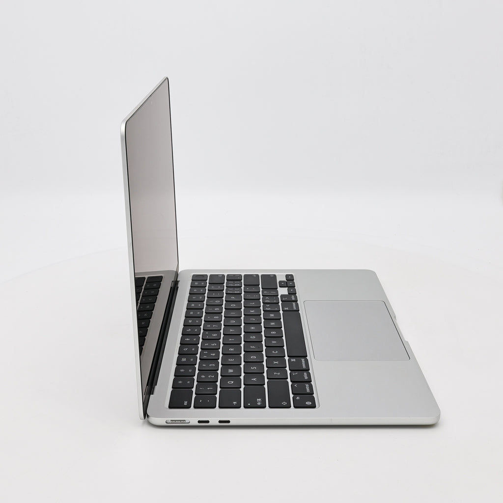 99新 Apple MacBook Air 22年 13寸 M2（8+8核） 8G RAM 256G SSD 銀色