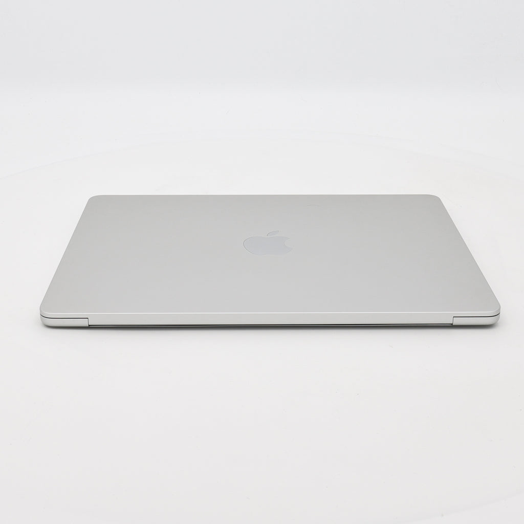 99新 Apple MacBook Air 22年 13寸 M2（8+8核） 8G RAM 256G SSD 銀色