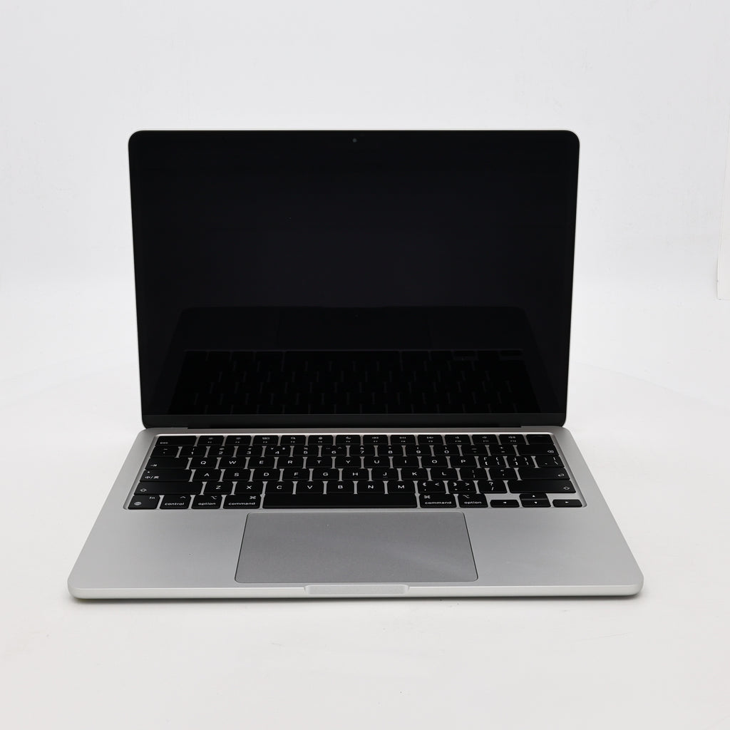 95新 Apple MacBook Air 24年 13寸 M3（8+8核） 8G RAM 256G SSD 銀色