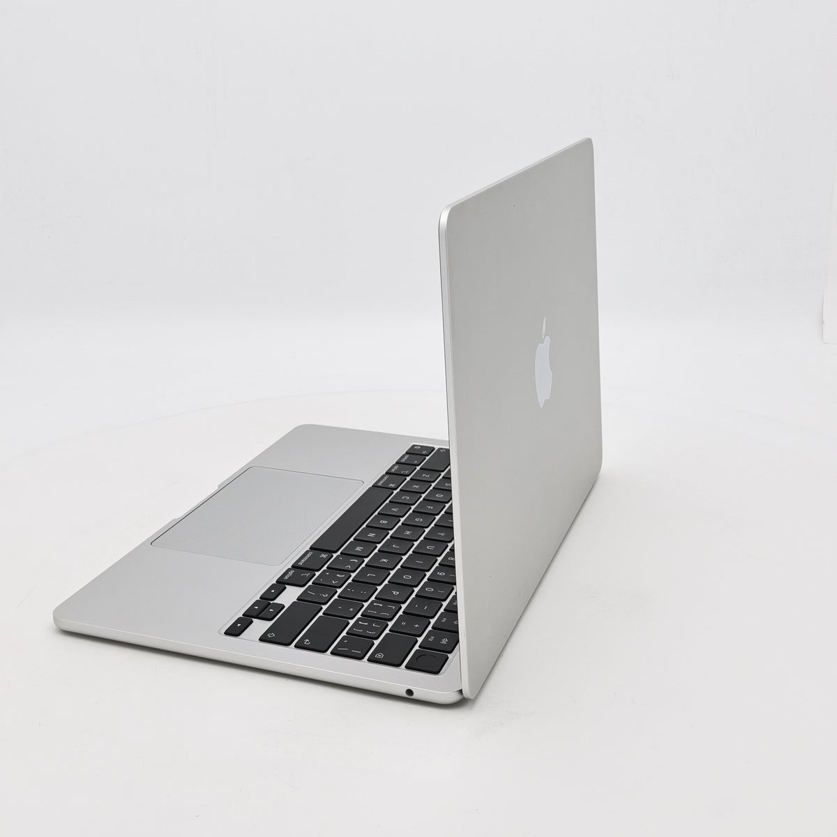 95新 Apple MacBook Air 24年 13寸 M3（8+8核） 8G RAM 256G SSD 銀色