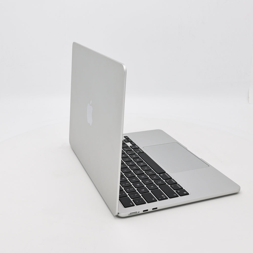 95新 Apple MacBook Air 24年 13寸 M3（8+8核） 8G RAM 256G SSD 銀色