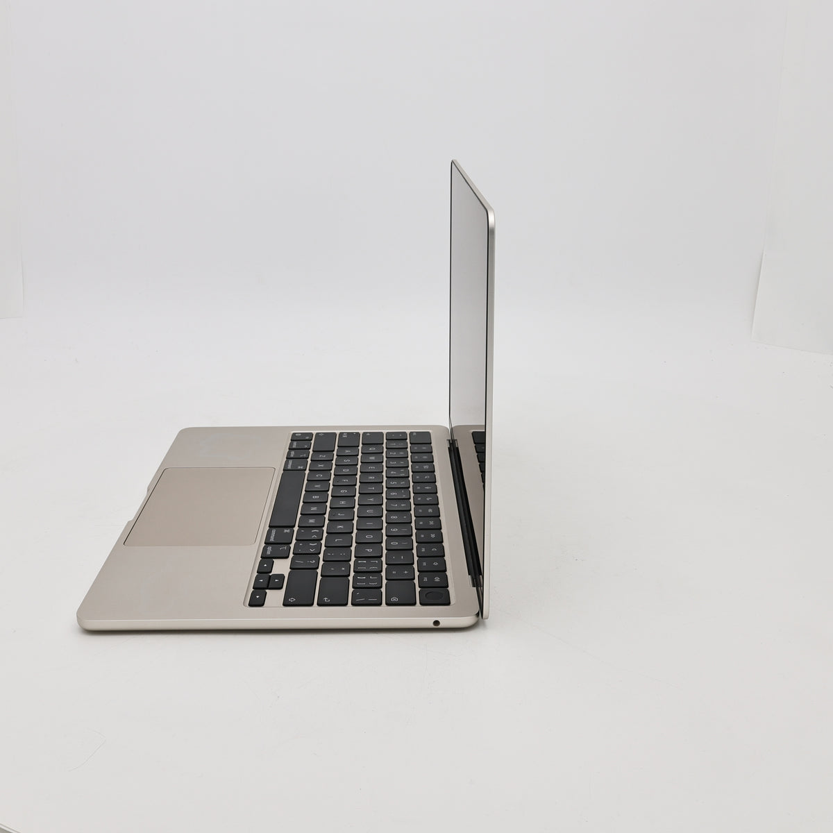 95新 Apple MacBook Air 22年 13寸 M2（8+8核） 8G RAM 256G SSD 星光色