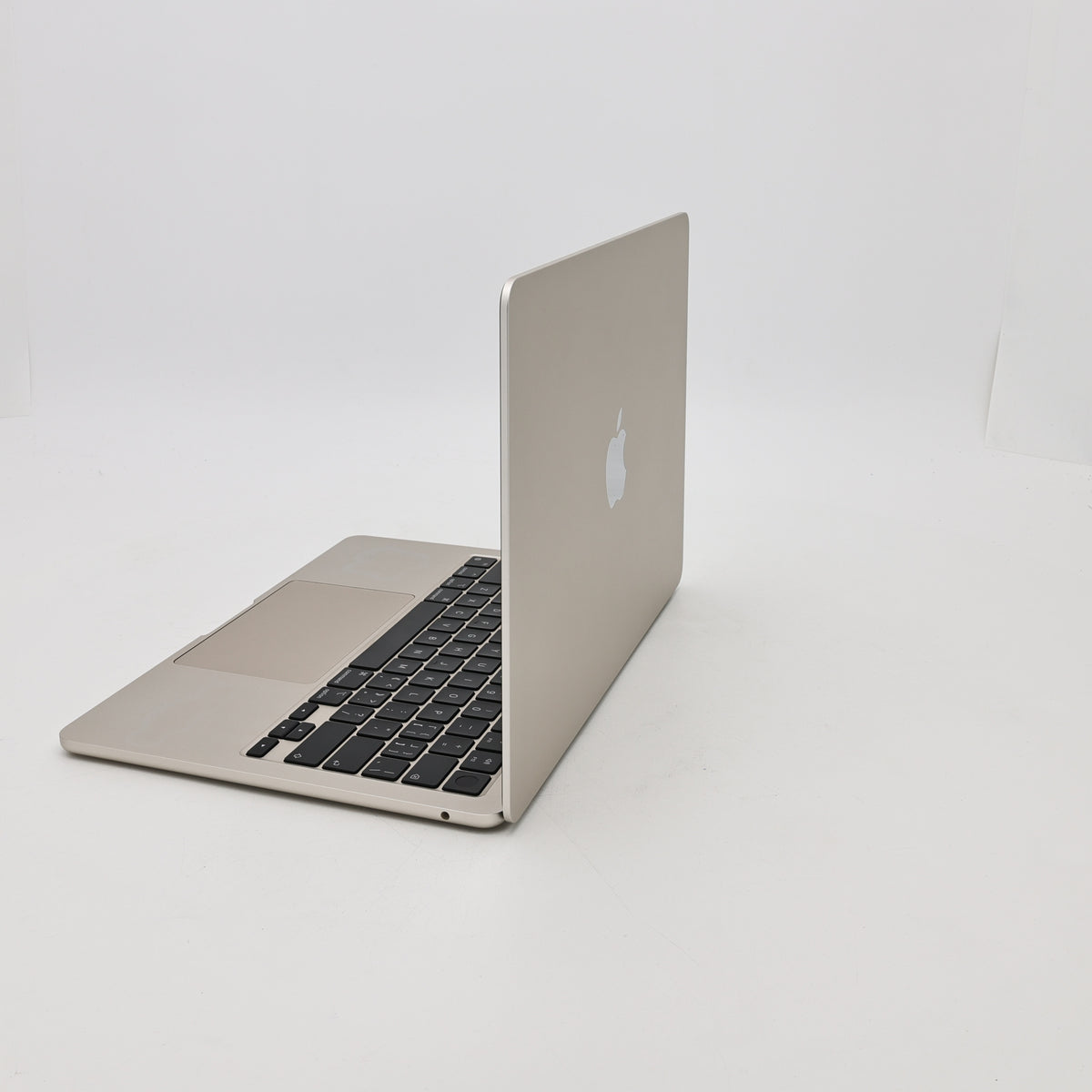 95新 Apple MacBook Air 22年 13寸 M2（8+8核） 8G RAM 256G SSD 星光色