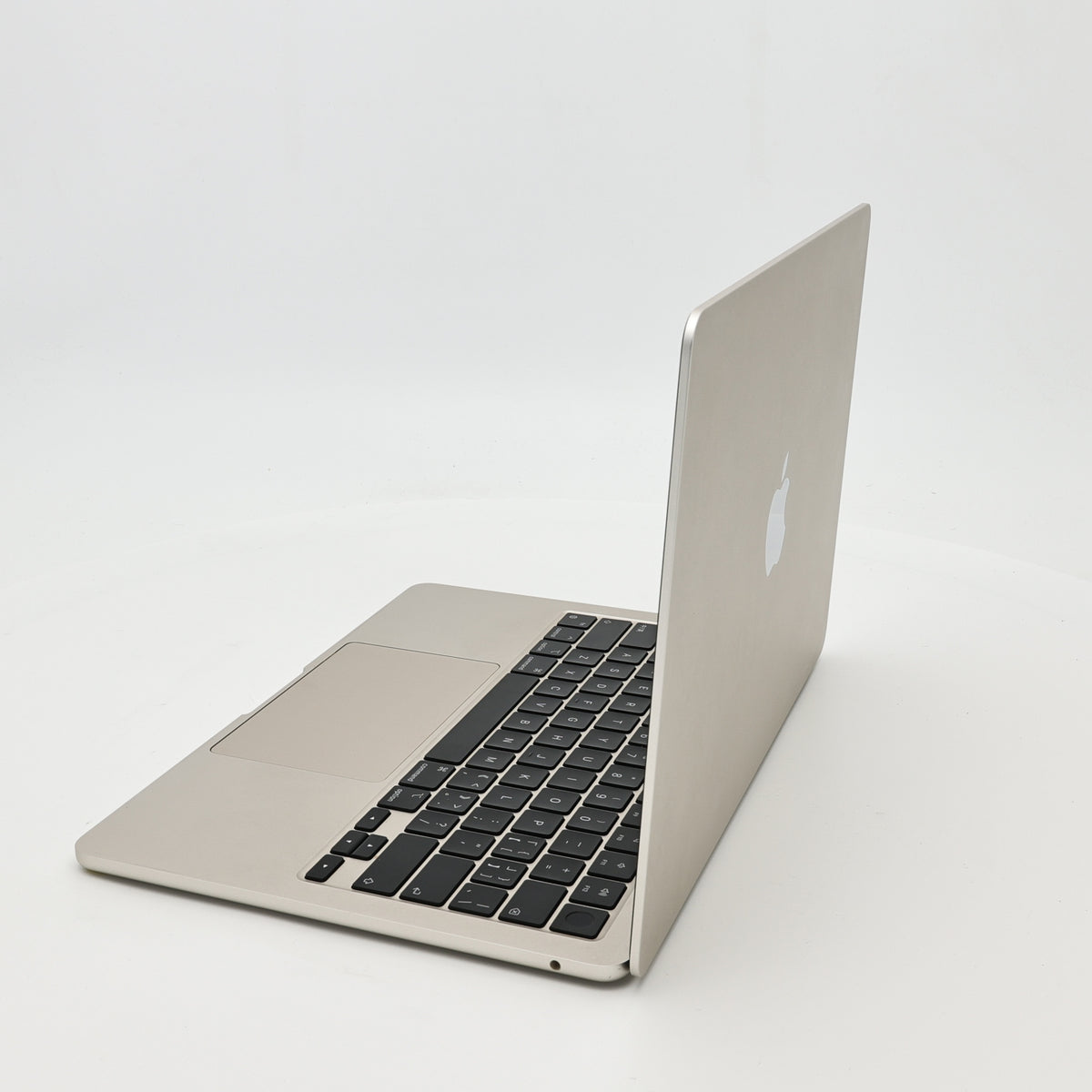 95新 Apple MacBook Air 22年 13寸 M2（8+8核） 8G RAM 256G SSD 星光色