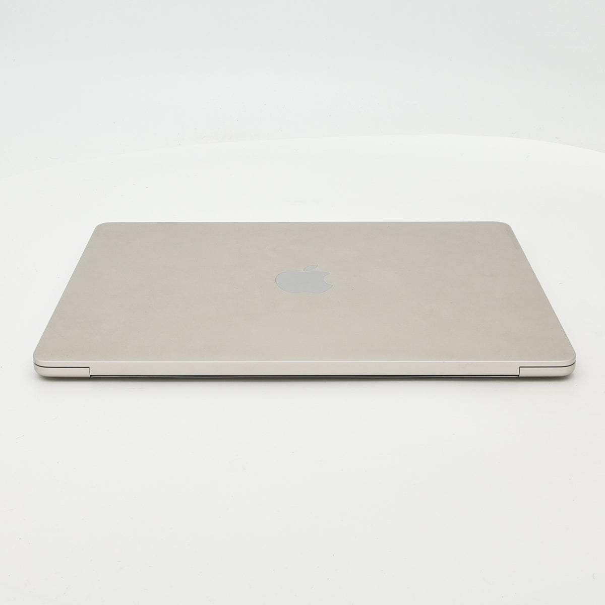 95新 Apple MacBook Air 22年 13寸 M2（8+8核） 8G RAM 256G SSD 星光色