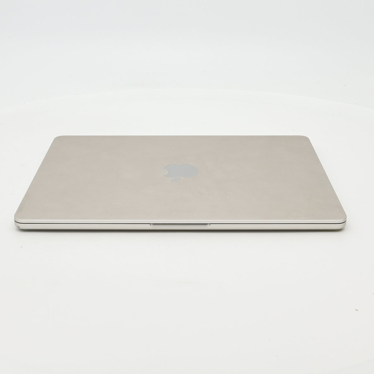 95新 Apple MacBook Air 22年 13寸 M2（8+8核） 8G RAM 256G SSD 星光色
