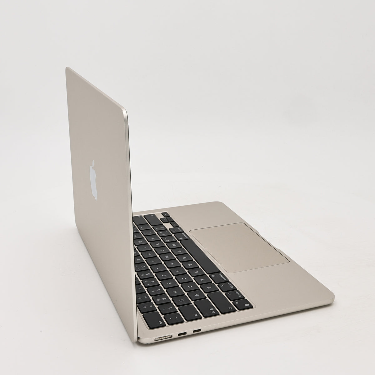 95新 Apple MacBook Air 22年 13寸 M2（8+8核） 8G RAM 256G SSD 星光色