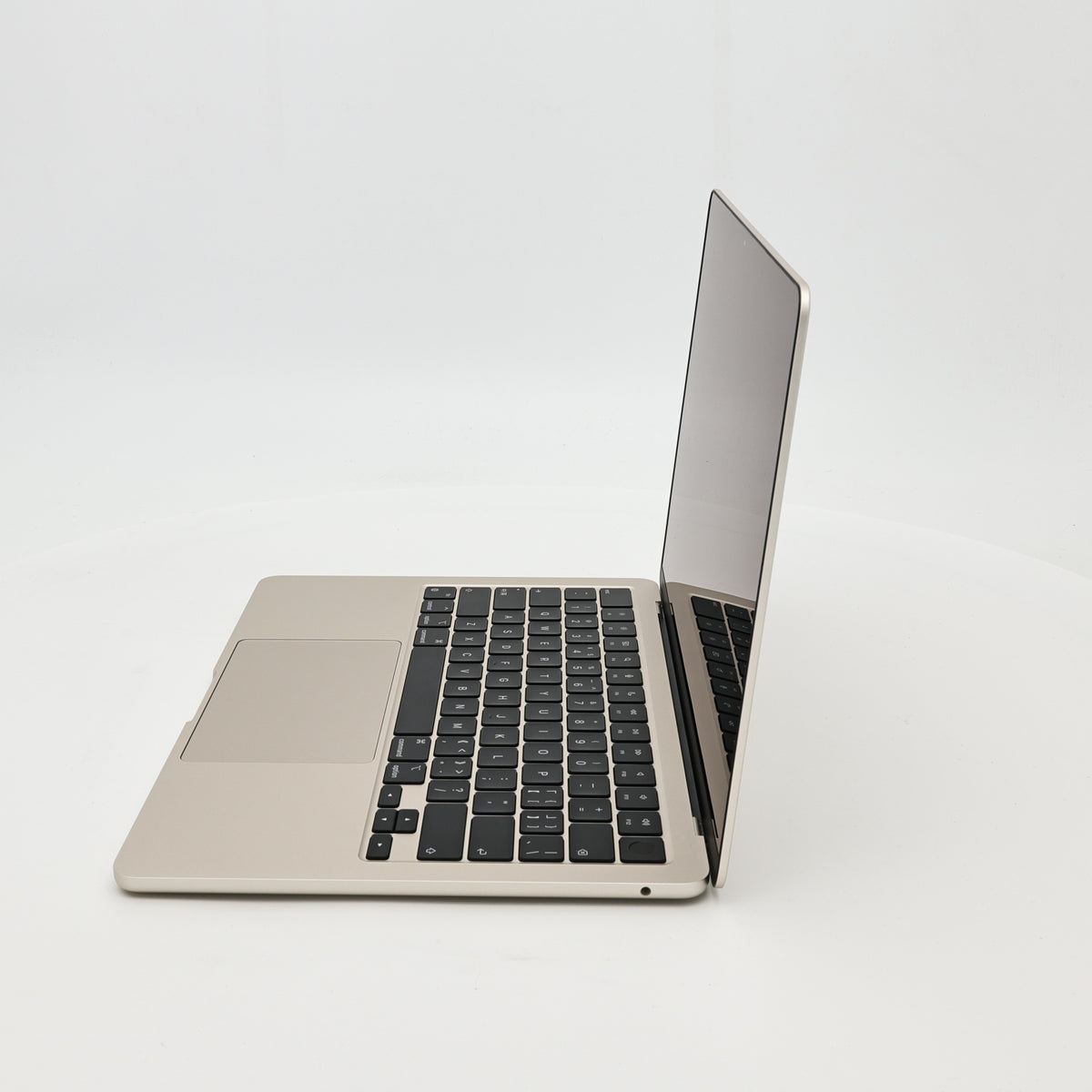 99新 Apple MacBook Air 22年 13寸 M2（8+8核） 8G RAM 256G SSD 星光色