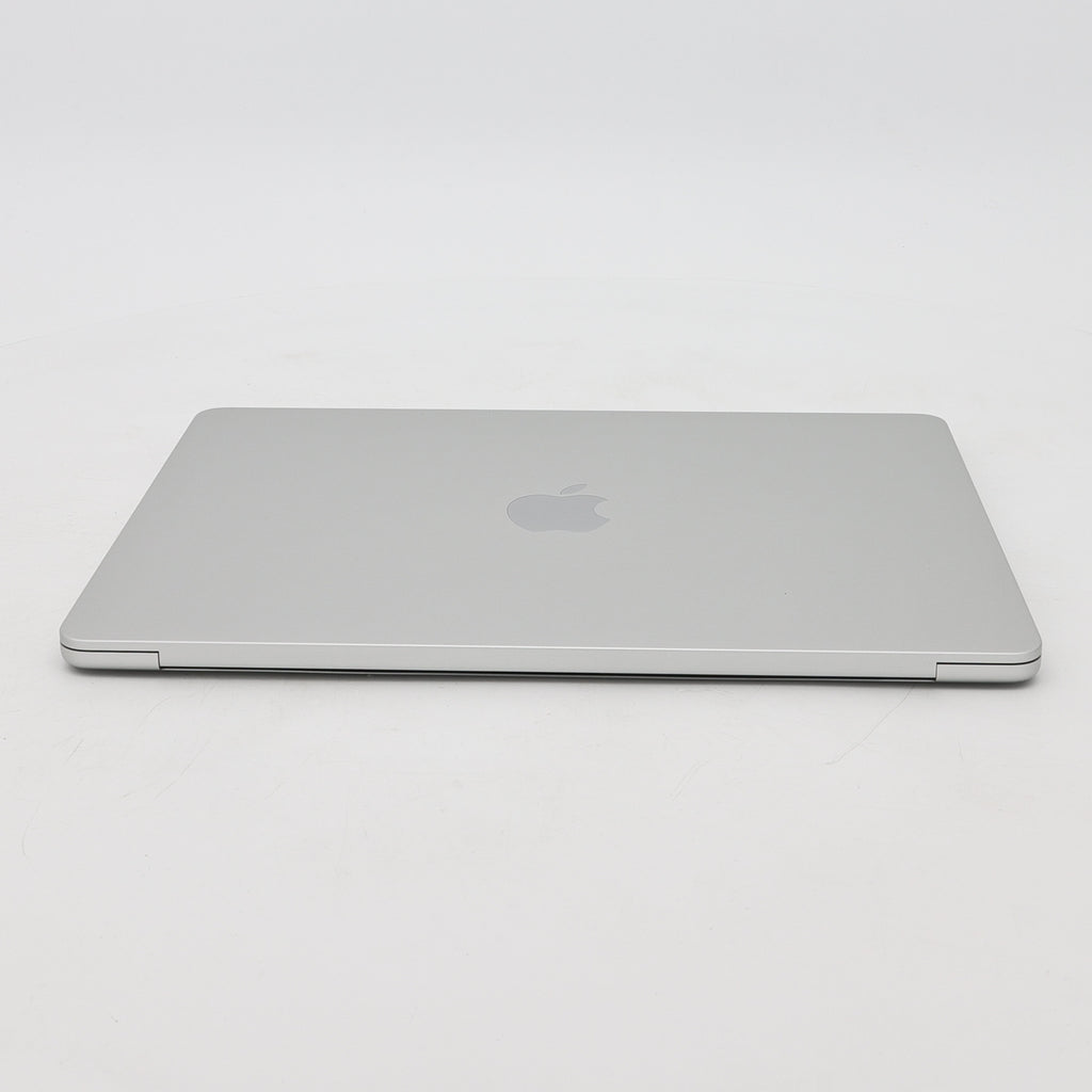 95新 Apple MacBook Air 22年 13寸 M2（8+8核） 8G RAM 256G SSD 銀色