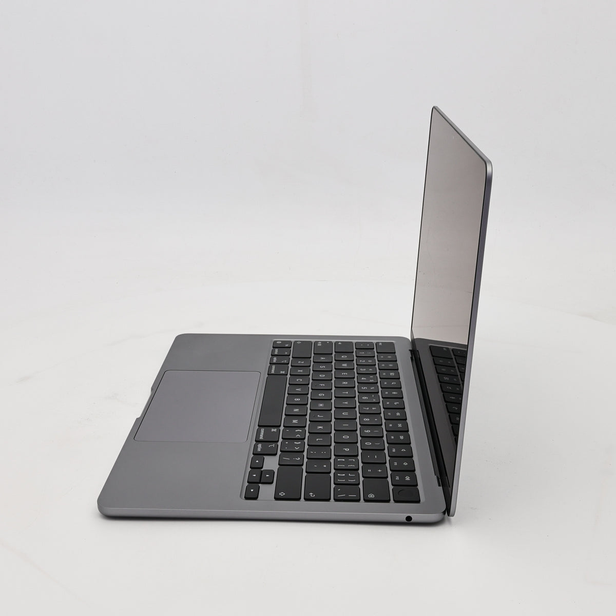 95新 Apple MacBook Air 22年 13寸 M2（8+8核） 8G RAM 256G SSD 深空灰色