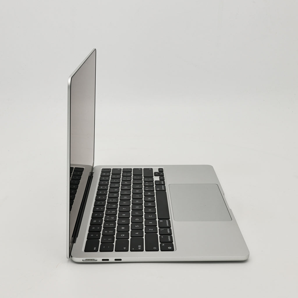 95新 Apple MacBook Air 24年 13寸 M3（8+8核） 8G RAM 256G SSD 銀色