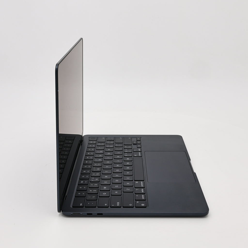 95新 Apple MacBook Air 22年 13寸 M2（8+8核） 8G RAM 256G SSD 午夜色