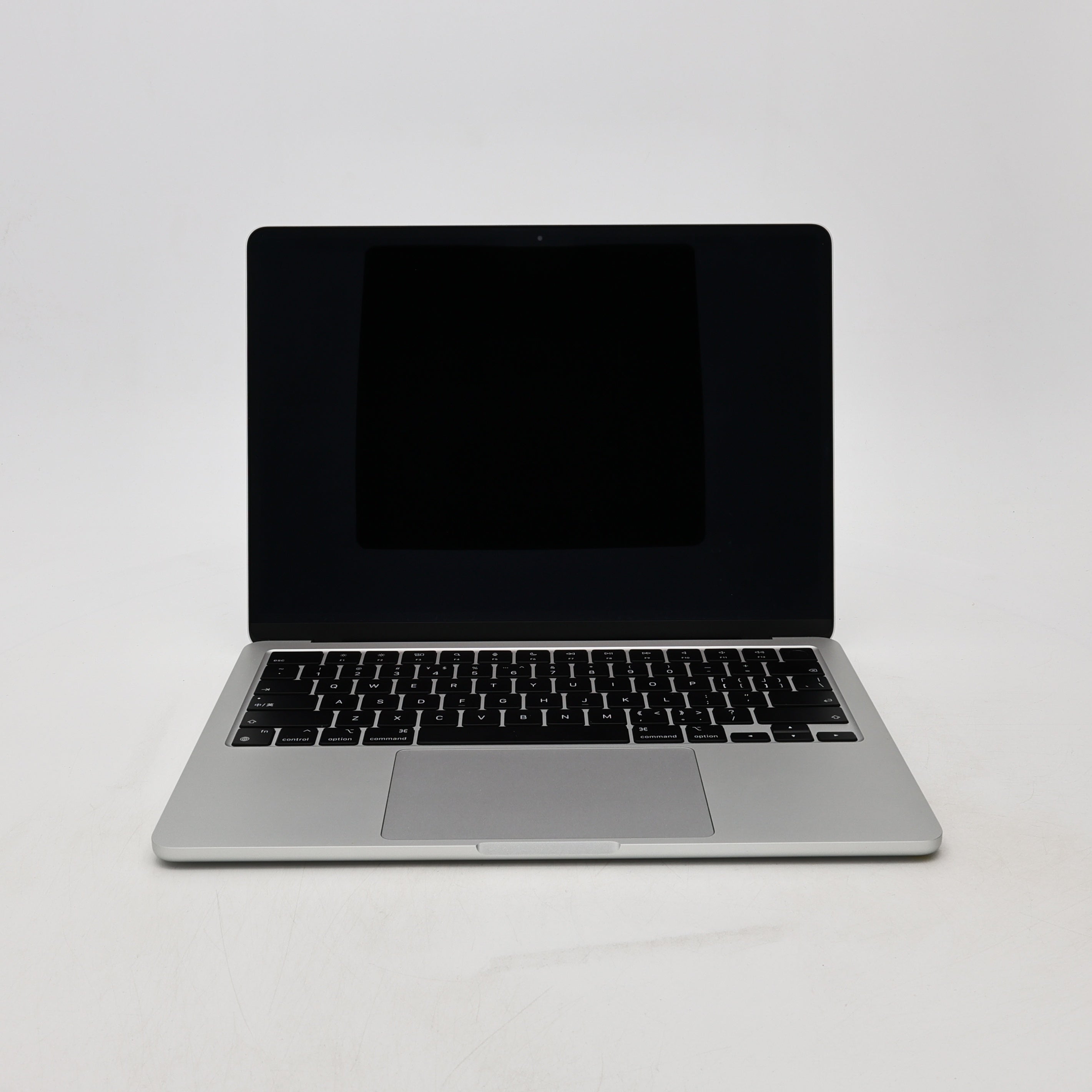 95新 Apple MacBook Air 22年 13寸 M2（8+8核） 16G RAM 256G SSD 銀色