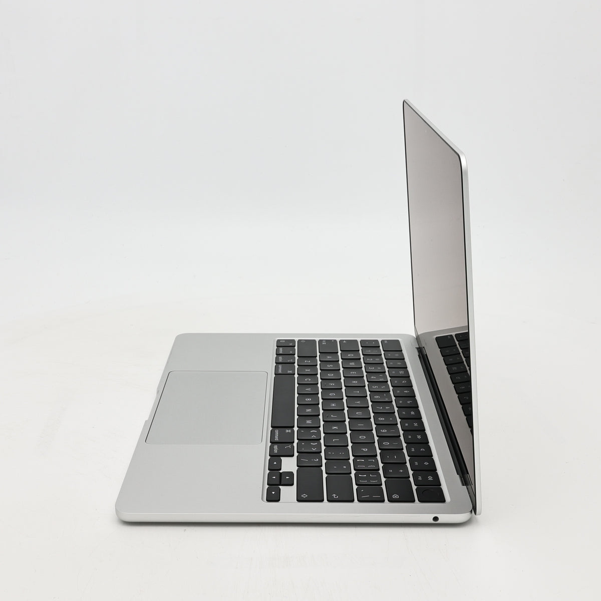 95新 Apple MacBook Air 24年 13寸 M3（8+8核） 8G RAM 256G SSD 銀色