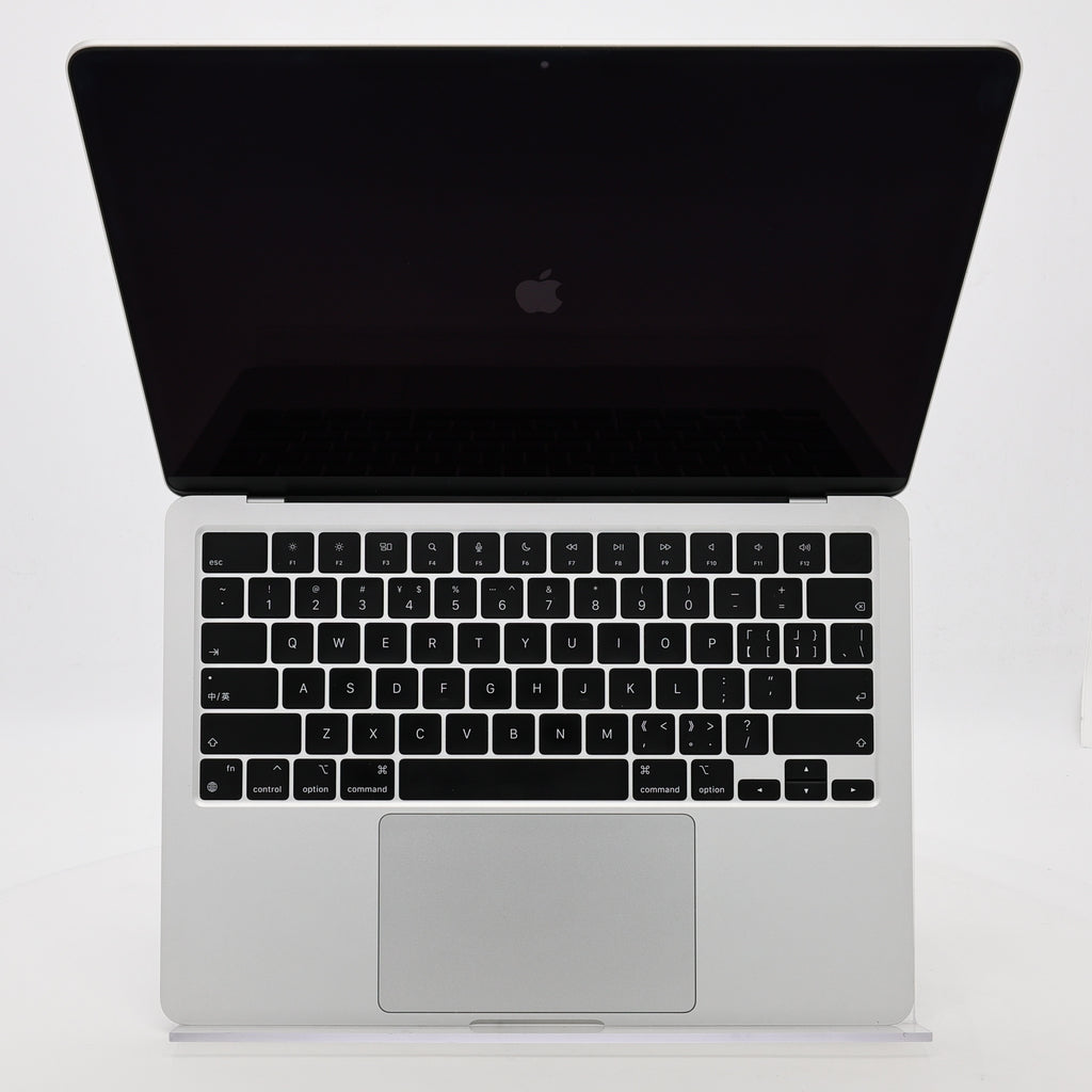 95新 Apple MacBook Air 22年 13寸 M2（8+8核） 16G RAM 256G SSD 銀色