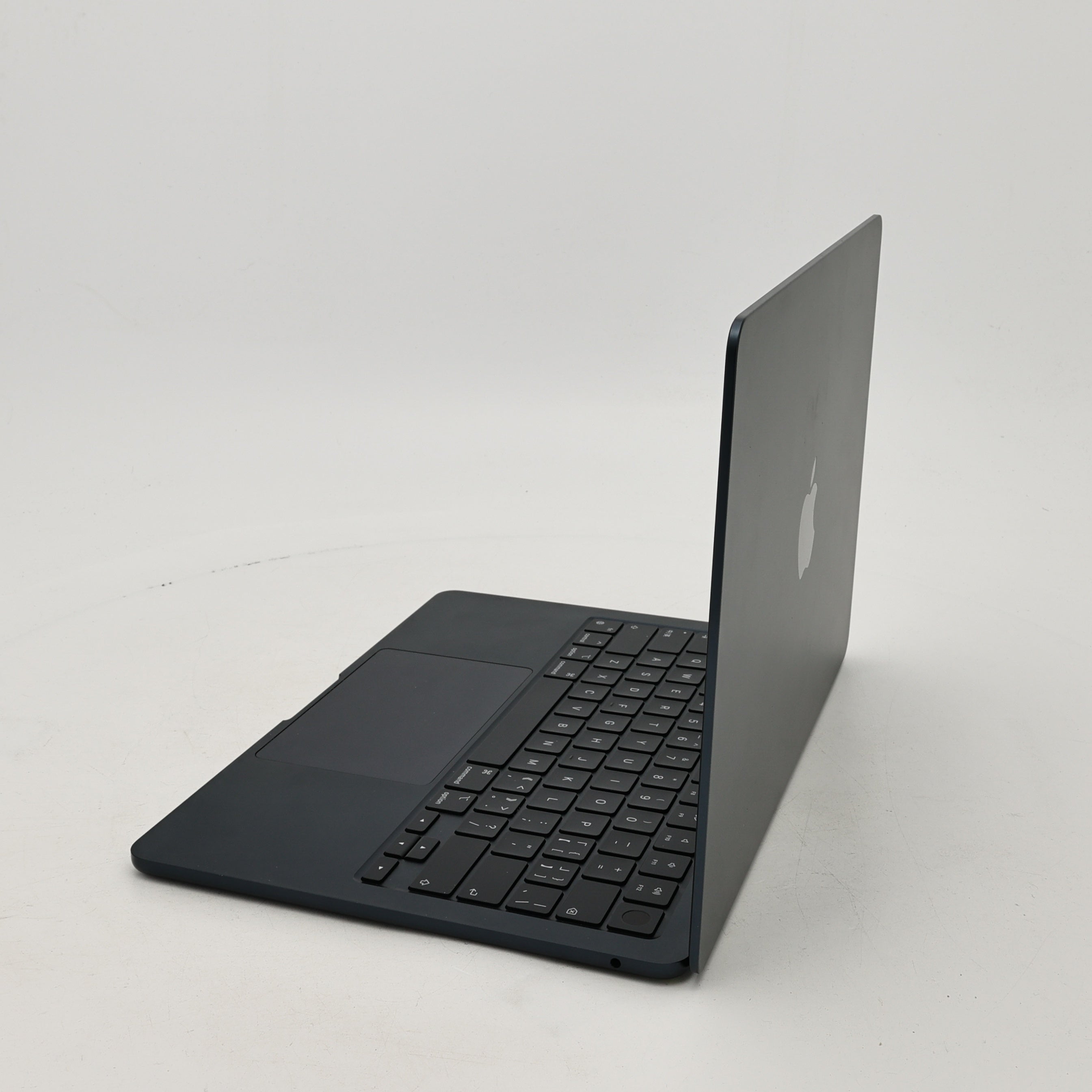 95新 Apple MacBook Air 22年 13寸 M2（8+8核） 16G RAM 256G SSD 午夜色