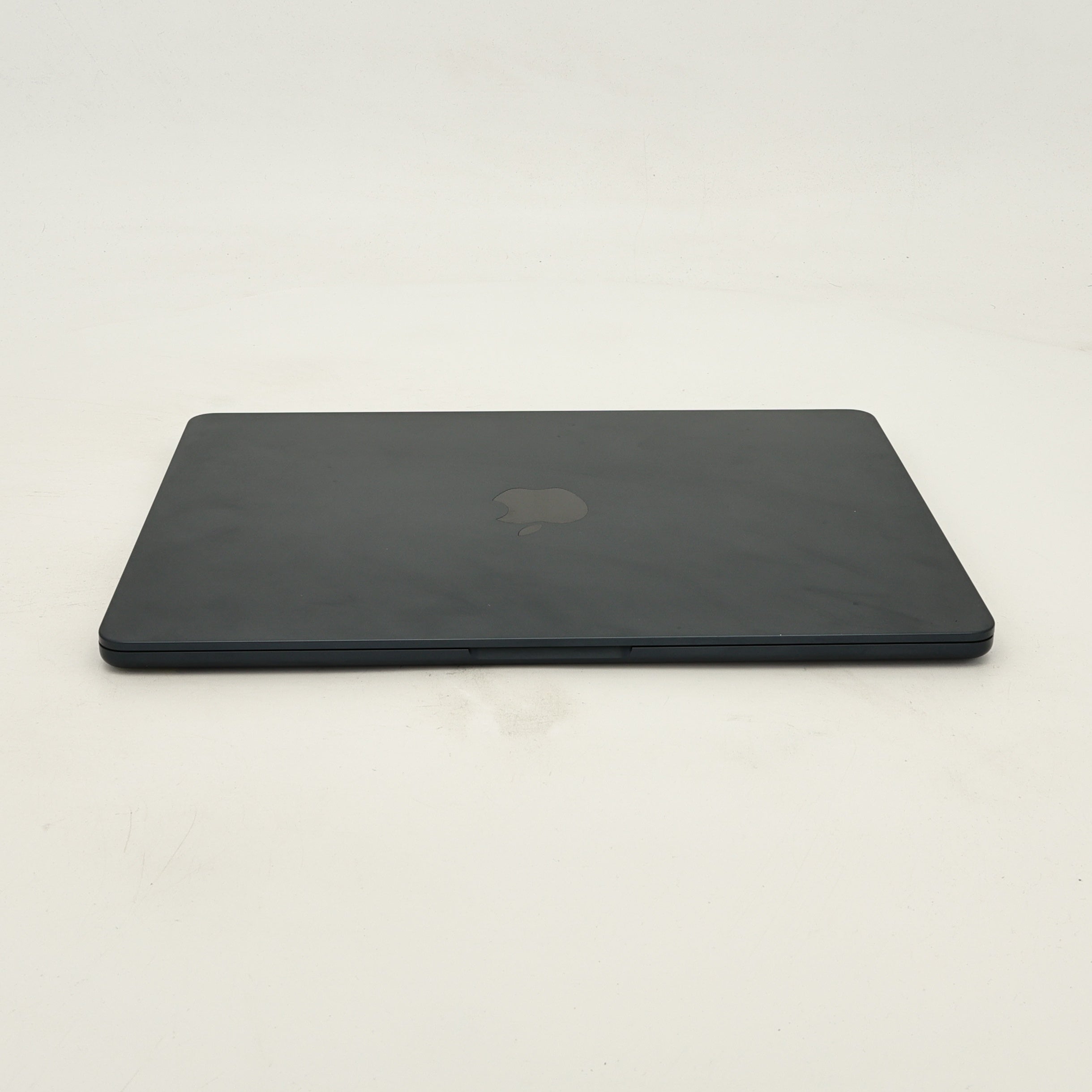 95新 Apple MacBook Air 22年 13寸 M2（8+8核） 8G RAM 256G SSD 午夜色