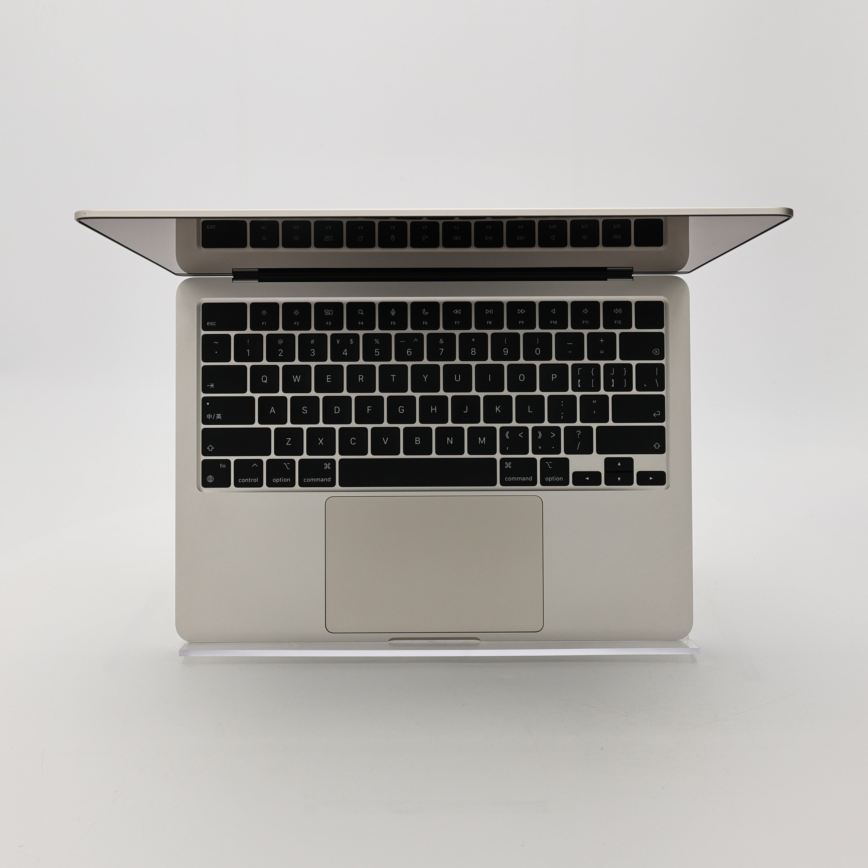 99新 Apple MacBook Air 22年 13寸 M2（8+8核） 16G RAM 256G SSD 星光色