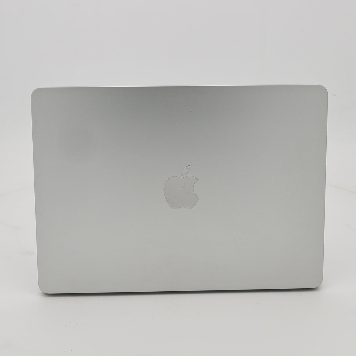 99新 Apple MacBook Air 22年 13寸 M2（8+10核） 8G RAM 512G SSD 銀色