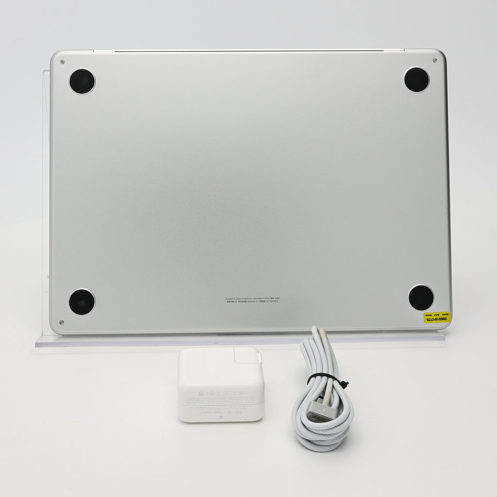 99新 Apple MacBook Air 22年 13寸 M2（8+8核） 8G RAM 256G SSD 銀色