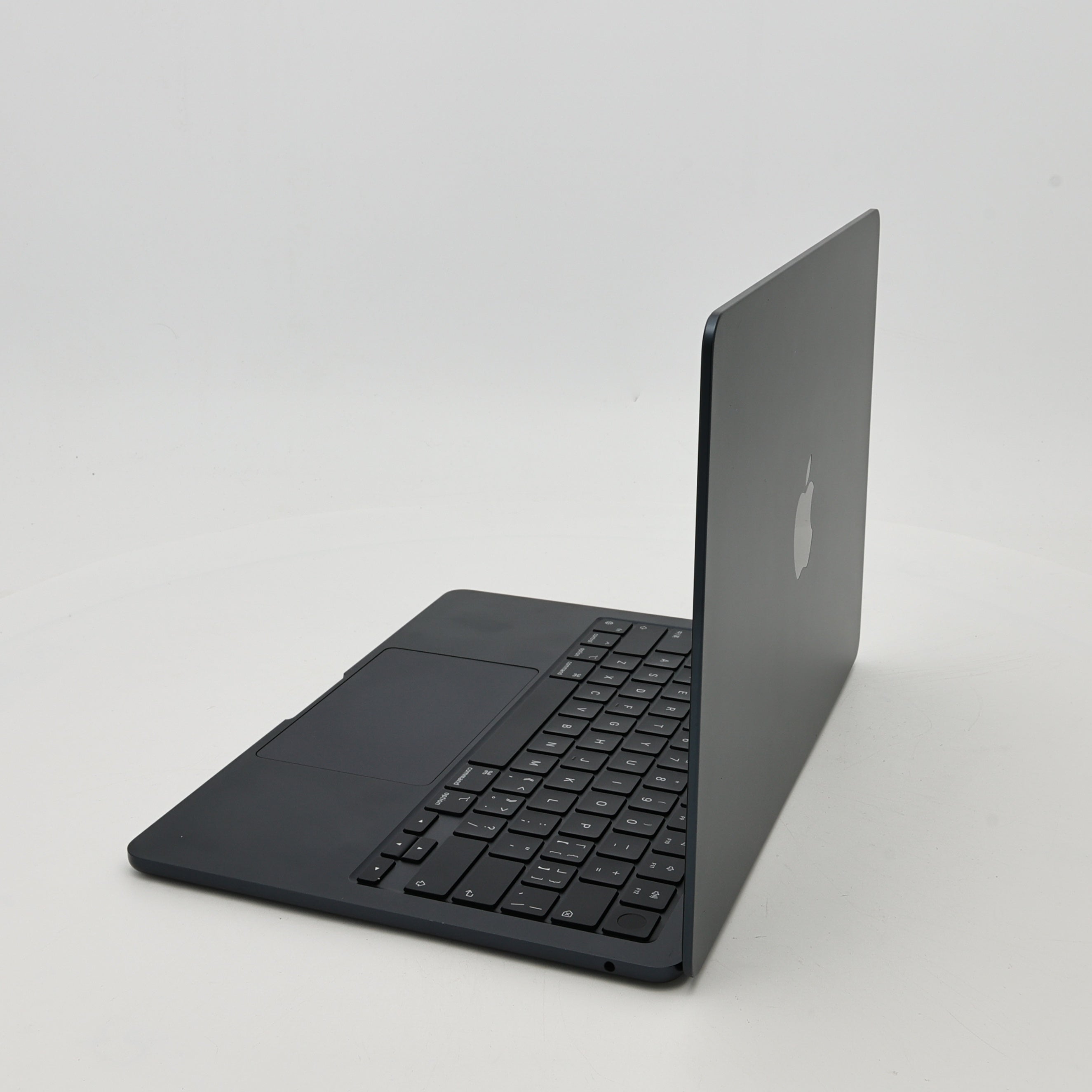 95新 Apple MacBook Air 22年 13寸 M2（8+10核） 8G RAM 512G SSD 午夜色
