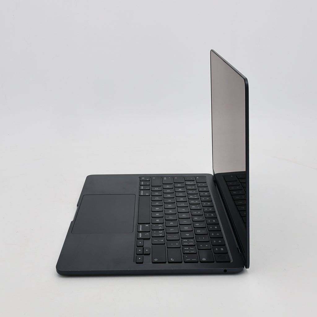 95新 Apple MacBook Air 22年 13寸 M2（8+8核） 8G RAM 256G SSD 午夜色