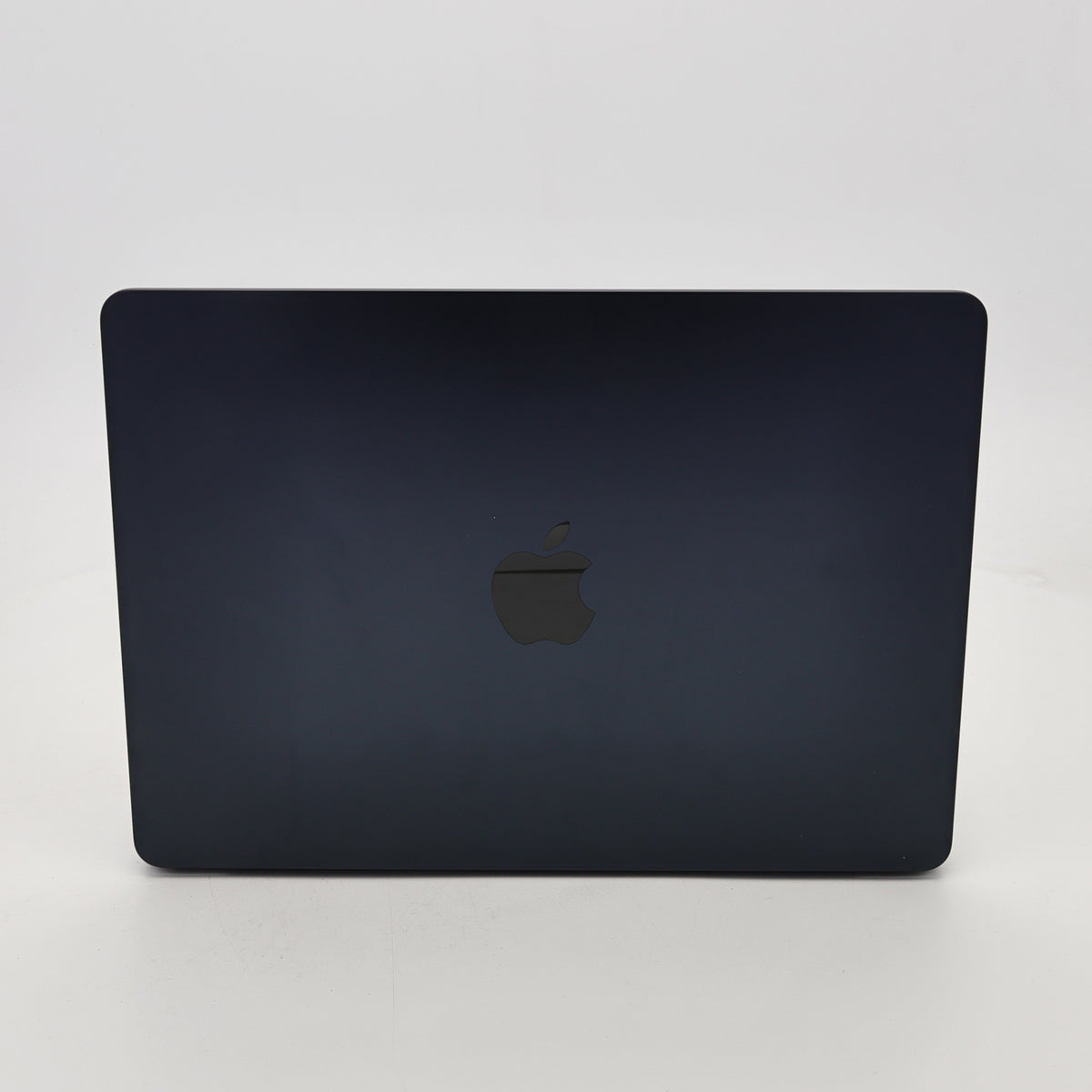 95新 Apple MacBook Air 22年 13寸 M2（8+8核） 8G RAM 256G SSD 午夜色