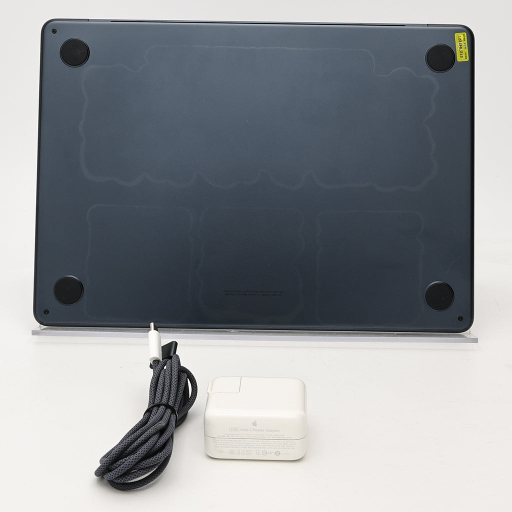 95新 Apple MacBook Air 22年 13寸 M2（8+8核） 8G RAM 256G SSD 午夜色