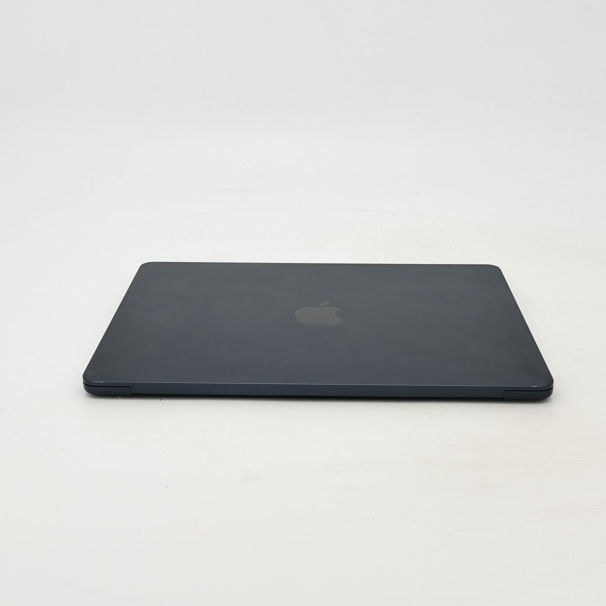 95新 Apple MacBook Air 22年 13寸 M2（8+8核） 8G RAM 256G SSD 午夜色