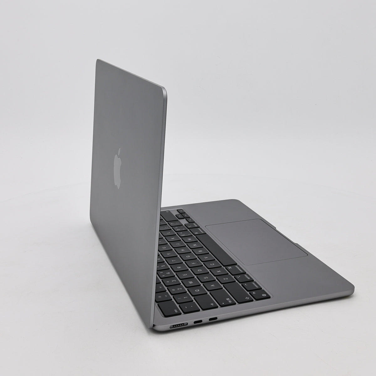 99新 Apple MacBook Air 22年 13寸 M2（8+8核） 8G RAM 256G SSD 深空灰色
