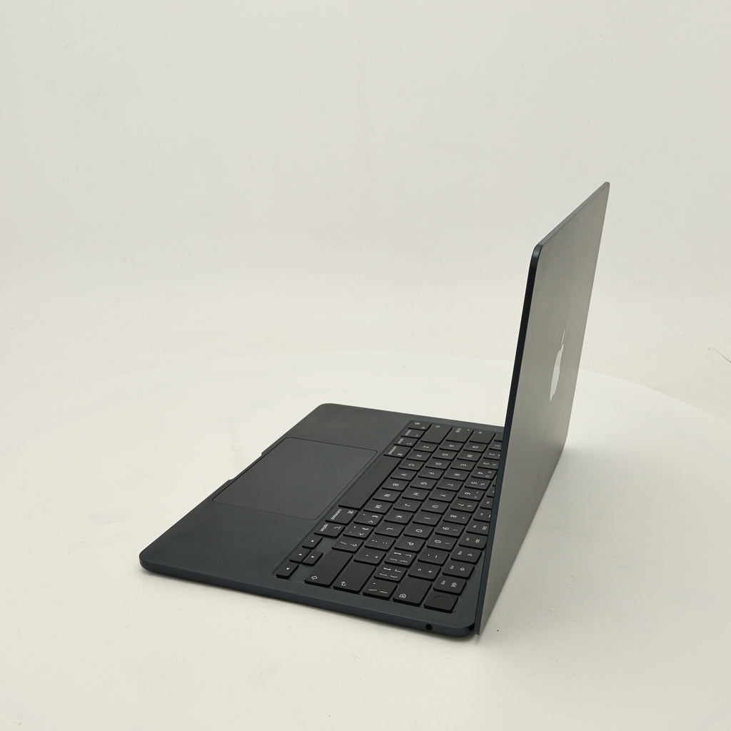 99新 Apple MacBook Air 22年 13寸 M2（8+8核） 8G RAM 256G SSD 深空灰色
