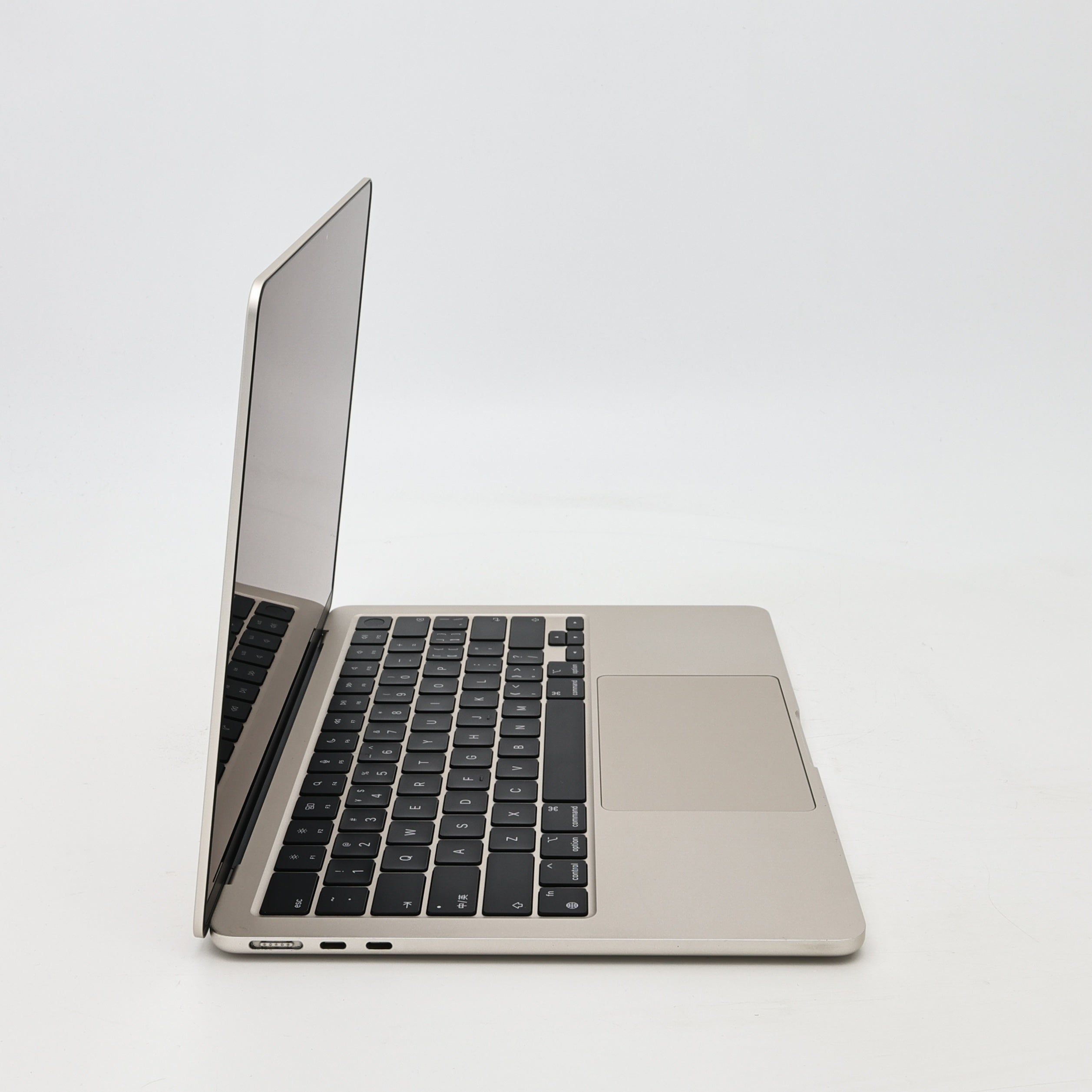 95新 Apple MacBook Air 22年 13寸 M2（8+10核） 8G RAM 512G SSD 星光色