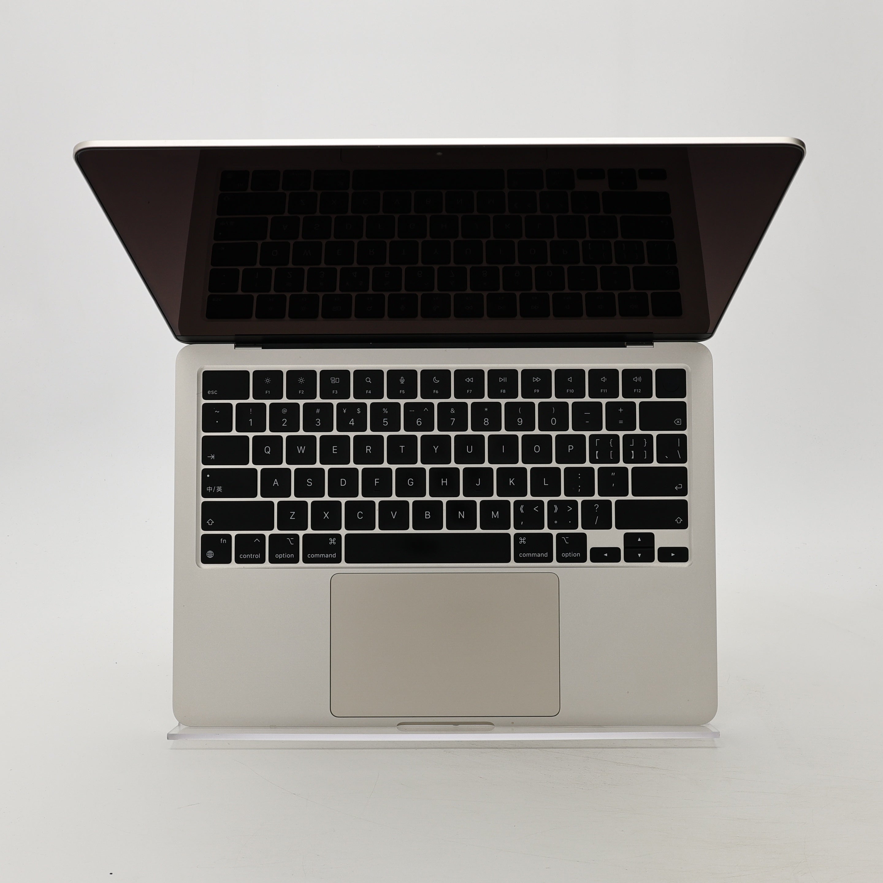 95新 Apple MacBook Air 22年 13寸 M2（8+8核） 8G RAM 256G SSD 星光色